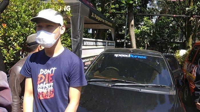 Potret Ferdian Paleka saat bebas di Mapolrestabes Bandung