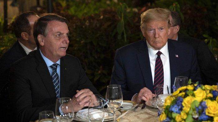 Presiden Brazil Jair Bolsonaro dan Donald Trump 345
