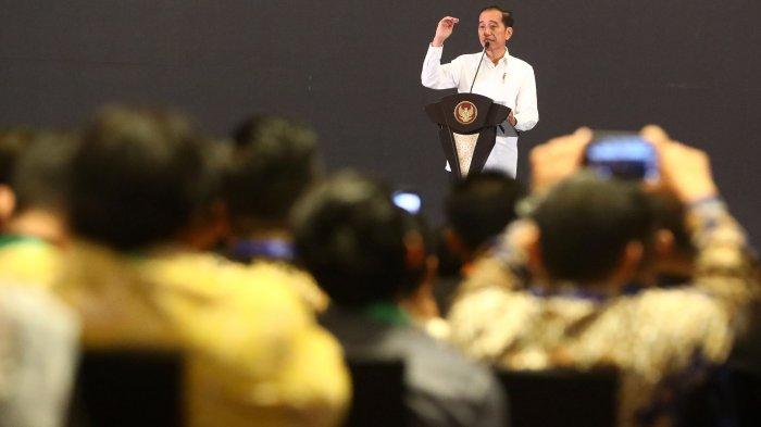 Presiden Joko Widodo memberikan sambutan di BPP HIPMI