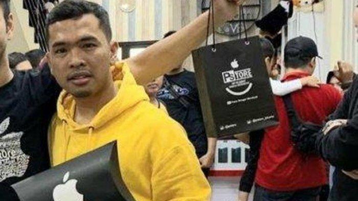 Putra Siregar berfoto dengan Raffi Ahmad(wartakota)