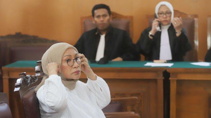 Ratna Sarumpaet menjalani sidang vonis kasus hoaks 1