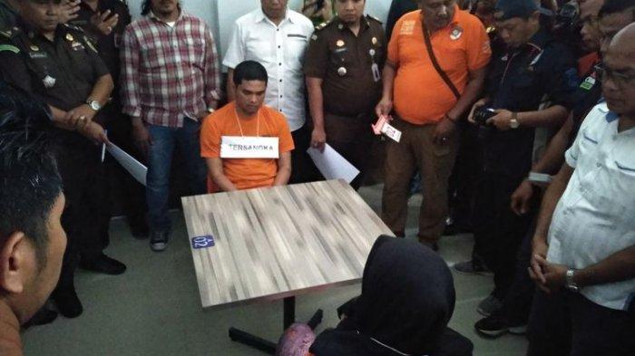 rekonstruksi pembunuhan hakim PN Medan 4
