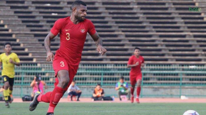Marinus Wanewar bermain di Timnas Indonesia.