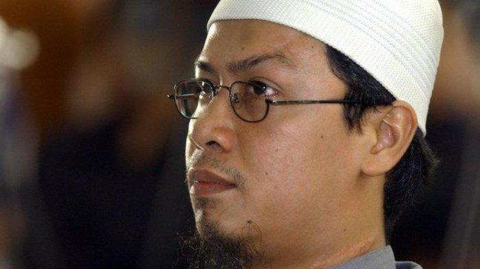 Rois di persidangan di Pengadilan Jakarta Selatan pada 2005