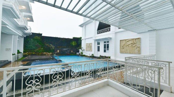 Royal Darmo Swimming Pool