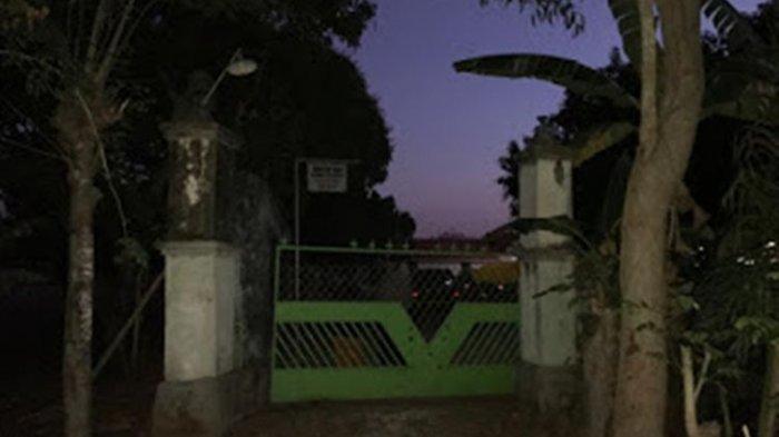 Rumah I dan HS, terduga teroris yang diamankan Densus 88 Antiteror Polri