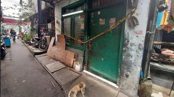 Rumah NF (15), remaja pembunuh tetangganya masih dipasang garis polisi