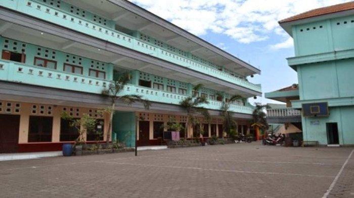 Sekolah Tinggi Ilmu Ekonomi Gempol Pasuruan  geudngddd