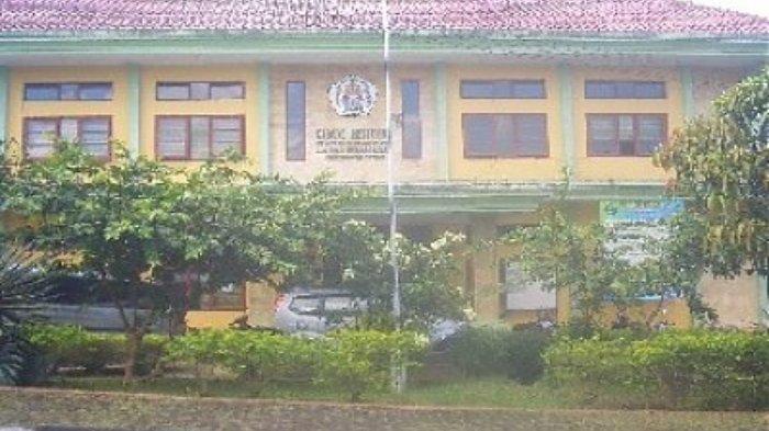 Sekolah Tinggi Ilmu Ekonomi Latifah Mubarokiyah Suryalayaedung