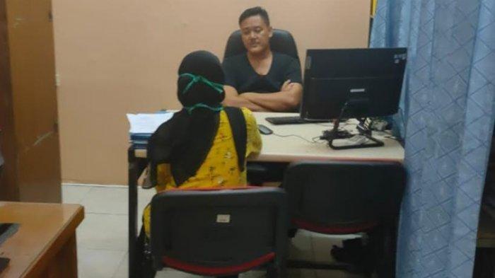 Seorang wanita berinisial D (20) dimintai keterangan Polsek Palmeran