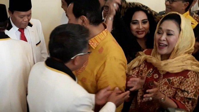 Siti Hediati Hariyadi atau yang lebih dikenal sebagai Titiek Soeharto