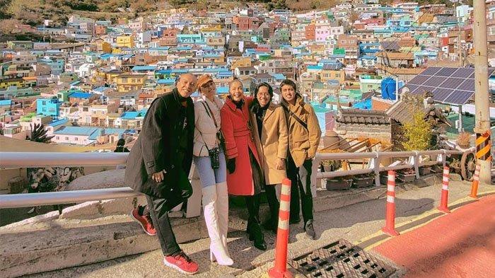 Soraya Harque dan keluarga