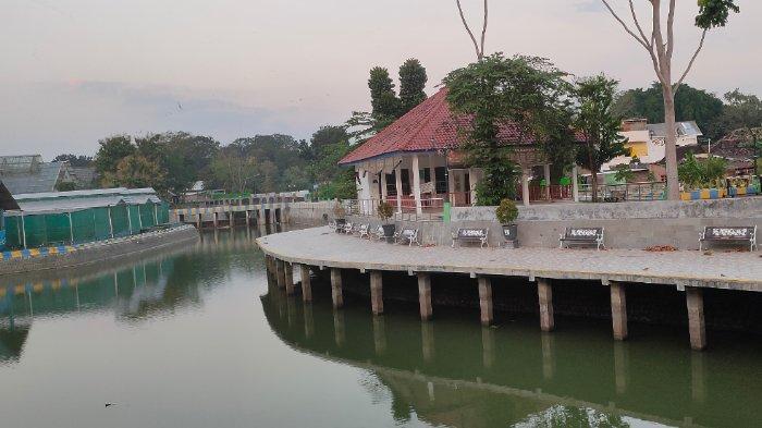 Suasana kampus Universitas Sebelas Maret Surakarta (UNS) 4