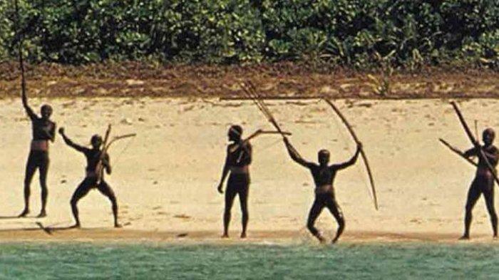 Ilustrasi masyarakat pulau Sentinel yakni Suku Sentinel