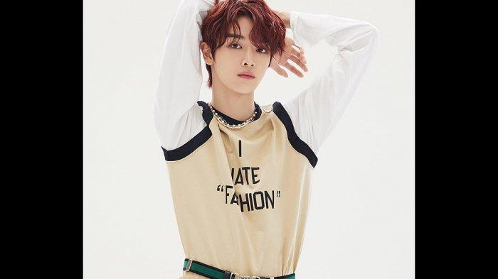 Teaser foto Sungchan dalam album kedua bertajuk RESONANCE Pt. 2