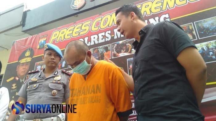 Tersangka AJ dipaparkan dalam rilis di halaman Unit Reskrim Polres Malang