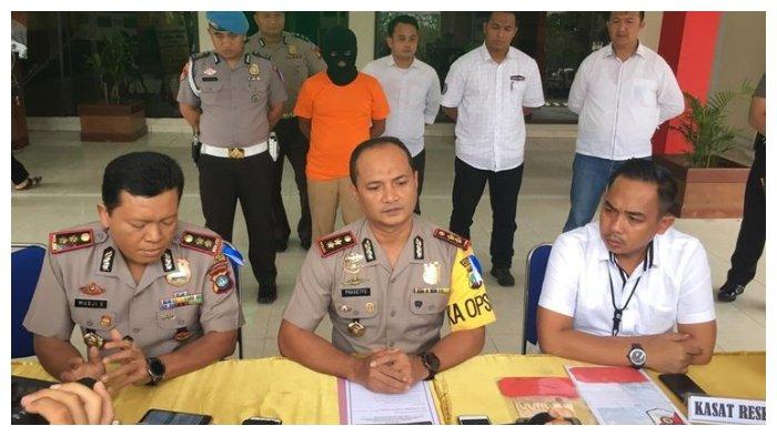 Tim Saber Pungli Polresta Barelang melakukan operasi tangkap tangan1