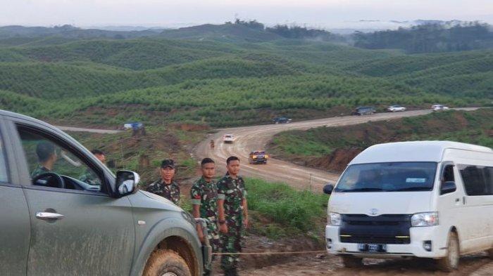 tinjau lokasi ibukota baru mobil menteri hampir masuk jurang