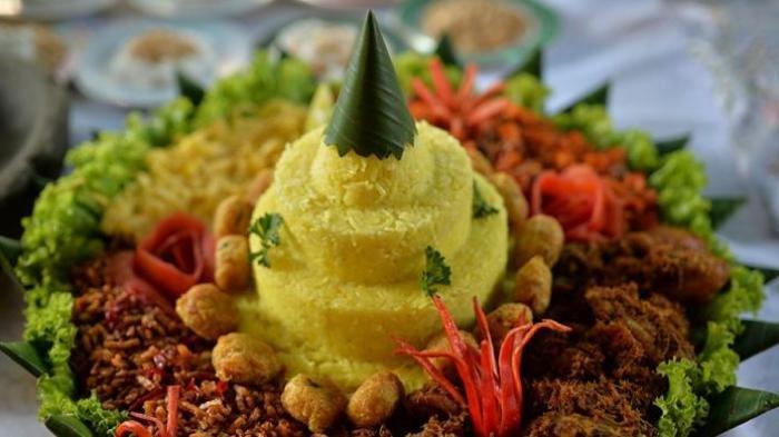 Nasi Tumpeng, biasa hadir di momen 17 Agustus atau peringatan HUT Kemerdekaan Republik Indonesia.