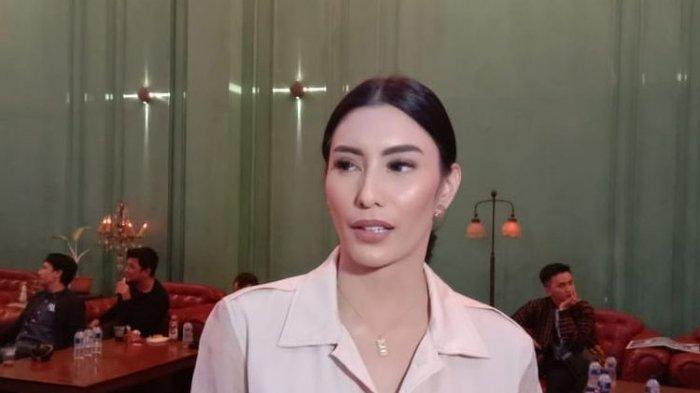 Tyas Mirasih di The Pallas, SCBD