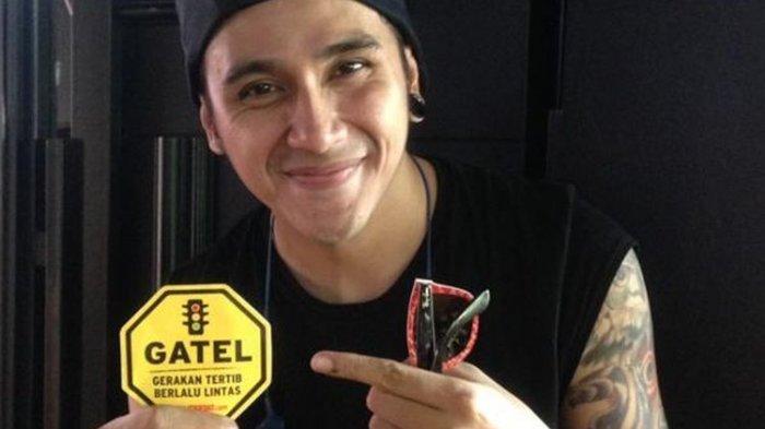 Vicky Nitinegoro mendukung kampanye Gerakan Tertib Berlalu Lintas