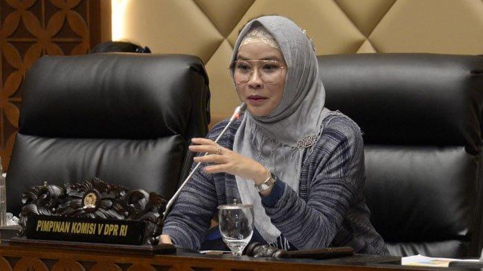 Wakil Ketua Komisi V DPR RI Nurhayati Monoarfa 11