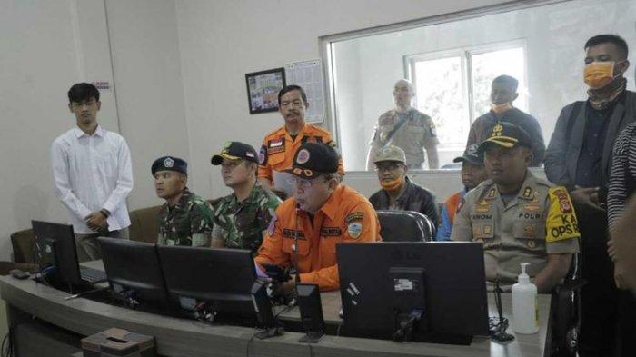 Wali Kota Tasikmalaya Budi Budiman didampingi Kapolres Tasikmalaya Kota AKBP Anom Karibinato
