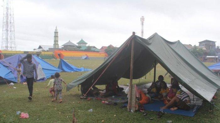 Warga Kota Ambon mengungsi pasca gempa