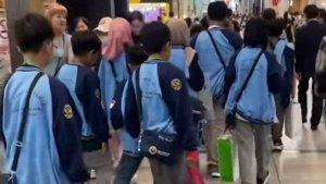 2221-Tangkapan-layar-siswa-SD-Muhammadiyah-Surabaya-kunjungi-Jepang.jpg
