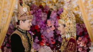 Artis-peran-Beby-Tsabina-kanan-resmi-menikah-dengan-Rizki-Natakusumah.jpg