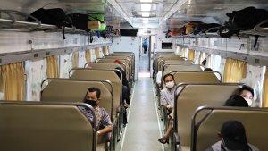 Kereta-Kelas-Ekonomi.jpg
