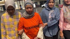 Tersangka-Meita-Irianty-saat-ditampilkan-dalam-jumpa-pers-di-Polres-Metro-Depok-Kamis-182024.jpg