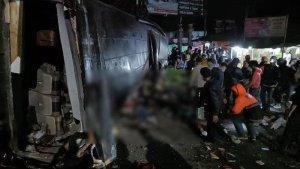 kecelakaan-maut-Bus-SMK-Lingga-Kencana-Depok-di-Ciater-Subang-berkumpul-di-SMK-Lingga-Depok.jpg