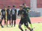Akbar-Riansyah-saat-latihan-tim-PSIS-Semarang.jpg