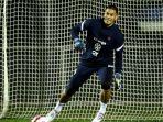 Alphonse-Areola-1.jpg