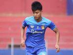 Arif-Setiawan-saat-latihan-bersama-Persik-Kediri.jpg
