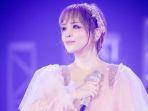 Ayumi-Hamasaki2.jpg