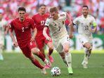 Bek-Denmark-Andreas-Christensen-kiri-dan-gelandang-Belgia-Kevin-De-Bruyne.jpg