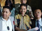 Eks-Menpora-Roy-Suryo-tengah-usai-menjalani-pemeriksaan.jpg