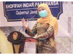 Gubernur-Jawa-Timur-Khofifah-Indar-Parawansa-menjamin.jpg