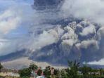 Gunung-Sinabung-di-Kabupaten-Karo-Provinsi-Sumatera-Utara-yang-pada-Minggu.jpg
