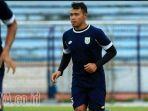 I-Gusti-Rustiawan-berlatih-Persela-Lamongan.jpg