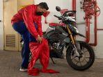 Ilustrasi-safety-riding-saat-hujan.jpg