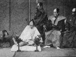 Ilustrasi-samurai-melakukan-ritual-bunuh-diri-kuno-seppuku-Via-Geisha-WorldVia-Geisha-World.jpg
