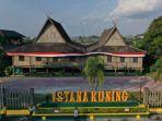 Istana-Kuning-1.jpg