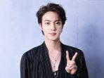 Jin-BTS-MMMMMMMMMMMMMMMMMMM.jpg