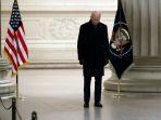 Joe-Biden-mengheningkan-cipta.jpg