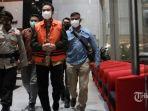 KPK-resmi-menahan-Azis-Syamsuddin-terkait-kasus-dugaan-korupsi-2592021-3.jpg
