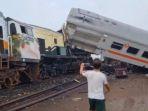 Kecelakaan Kereta Api KA Turangga vs KA Baraya, Lokomotif Hancur Gerbong Terangkat, 3 Orang Tewas