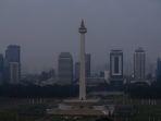 Lanskap-Kota-Jakarta-yang-diselimuti-kabut-asap-polusi.jpg